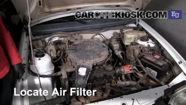 1990 Opel Kadett 1.4 i 1.4L 4 Cyl. Filtre à air (moteur) Changement